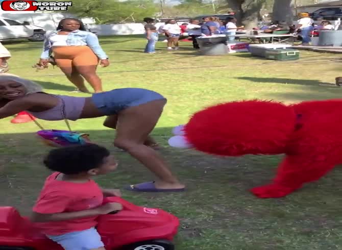 Video :They do this at a child's birthday party!